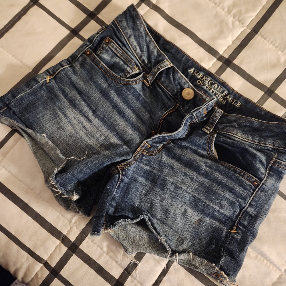 American Eagle size 6 shorts